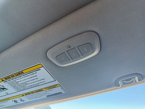 Used 2022 Jeep Cherokee Latitude Lux w/ Sun & Sound Group AWD/4WD image 31