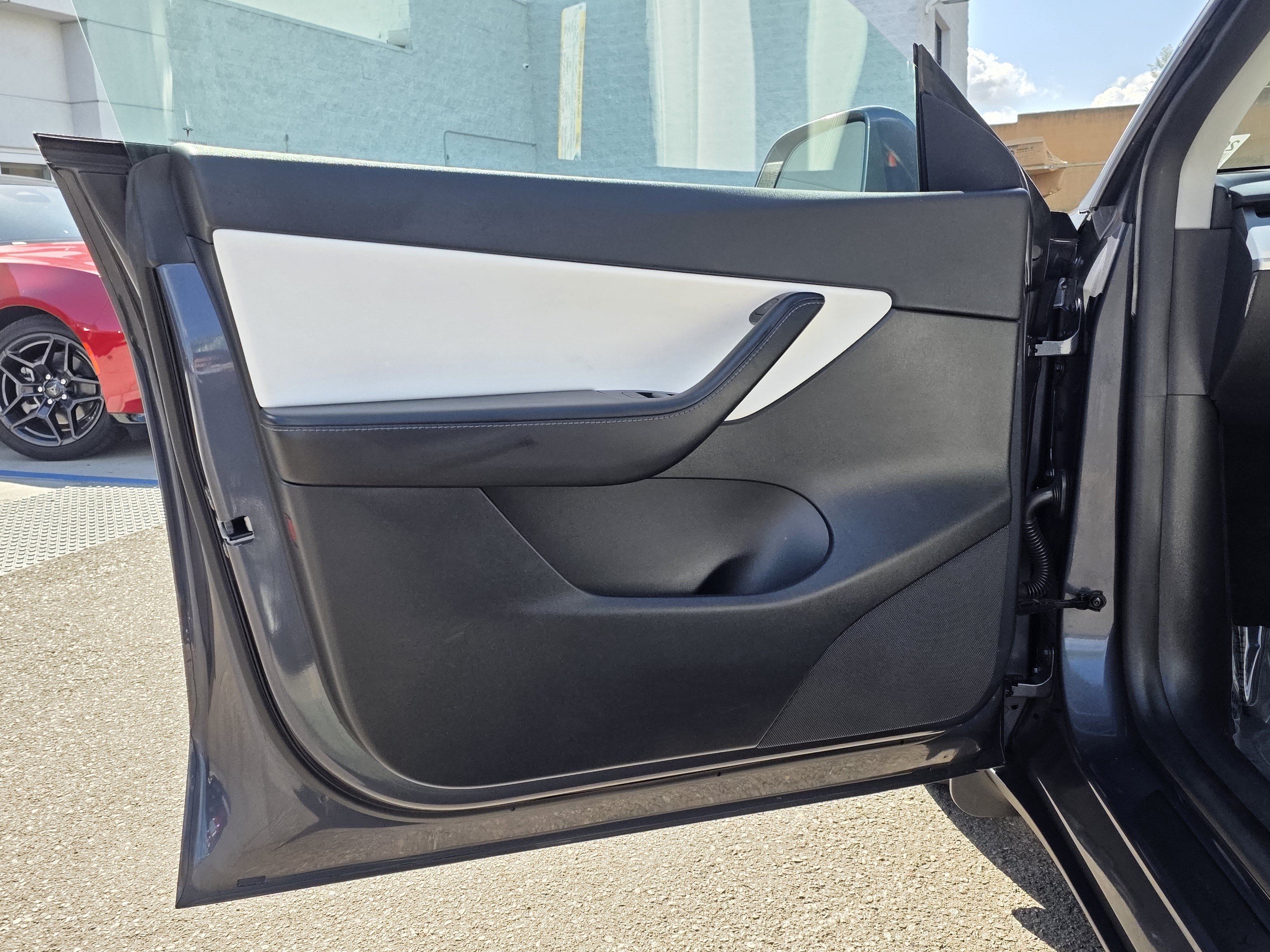 Used 2021 Tesla Model Y Long Range AWD/4WD image 11