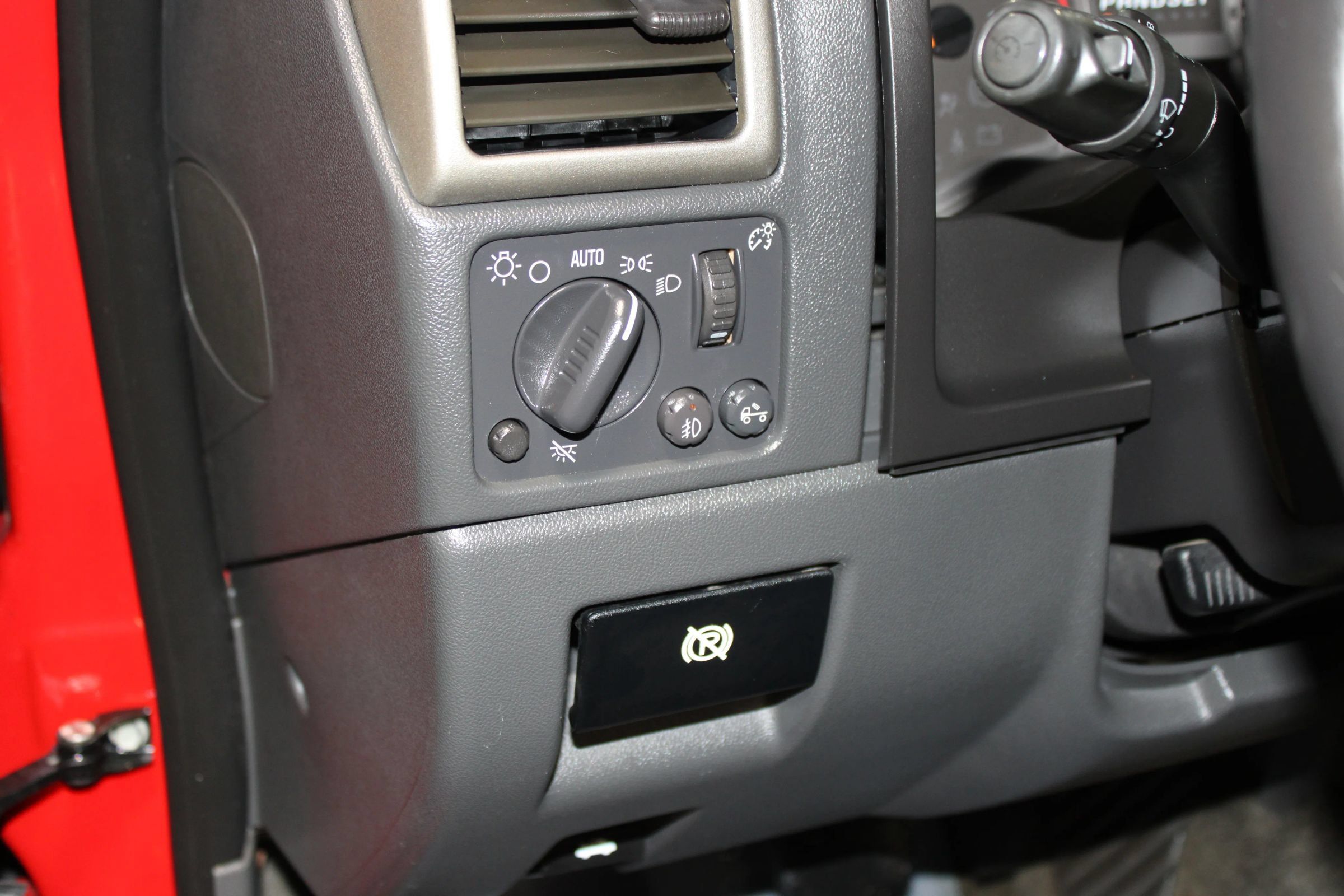 Used 2005 GMC Canyon SLE w/ Safe And Sound Package RWD image 17