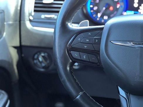 Used 2019 Chrysler 300 S image 33