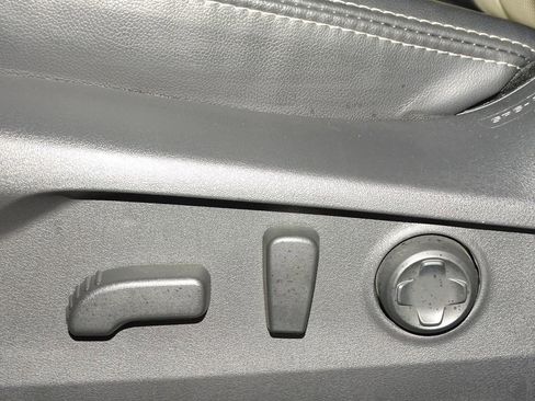 Used 2023 Subaru Outback Limited image 23