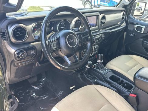 Used 2023 Jeep Wrangler Unlimited w/ Cold Weather Group AWD/4WD image 2