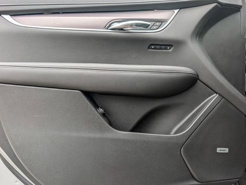 New 2025 Cadillac XT6 Luxury image 12