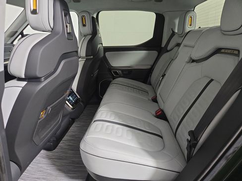 Used 2023 Rivian R1T Adventure image 21