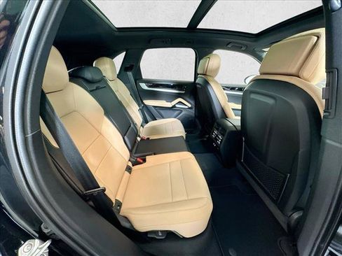 Used 2026 Porsche Cayenne AWD/4WD image 24
