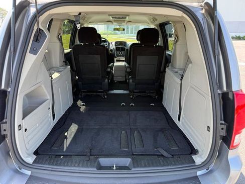 Used 2016 Dodge Grand Caravan SXT w/ Rear Park Assist Package FWD image 24