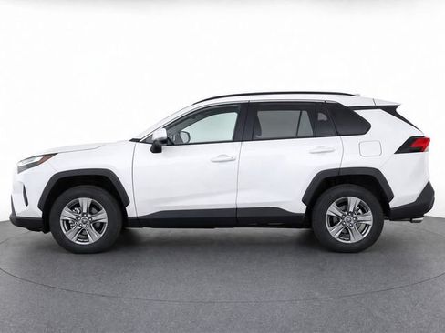 Certified 2025 Toyota RAV4 XLE FWD image 4