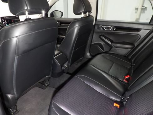 Used 2022 Honda Civic Touring image 11
