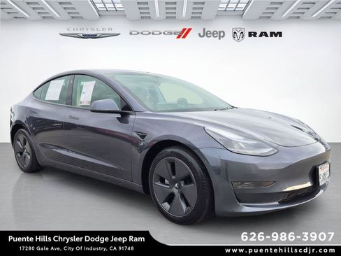 Used 2023 Tesla Model 3 Standard Range RWD image 1