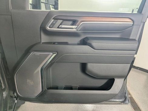 Used 2024 GMC Sierra 3500 Denali w/ Denali Reserve Package image 21