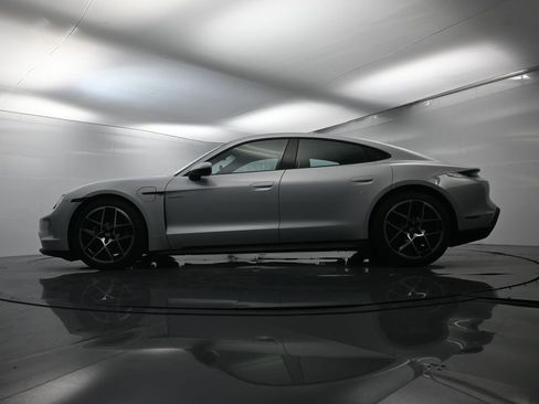 Used 2025 Porsche Taycan image 50