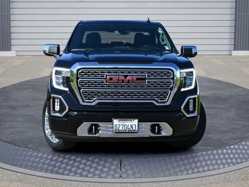 Used 2022 GMC Sierra 1500 Denali w/ Denali Premium Package image 2