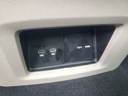 New 2026 Volkswagen Atlas SE FWD image 12