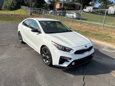 Used 2020 Kia Forte LXS FWD image 2