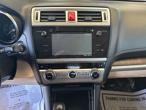 Used 2016 Subaru Outback 2.5i Limited AWD/4WD image 11