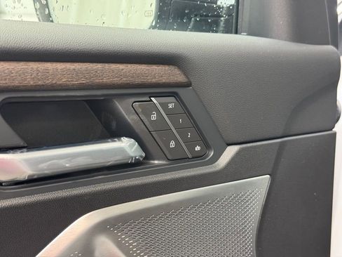 New 2026 GMC Acadia Denali Ultimate w/ LPO, Floor Liner Package image 9