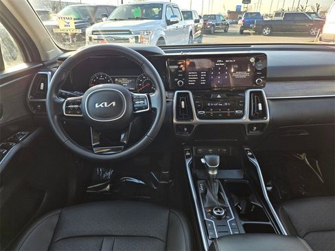 Used 2023 Kia Sorento S w/ Panoramic Sunroof Package image 11