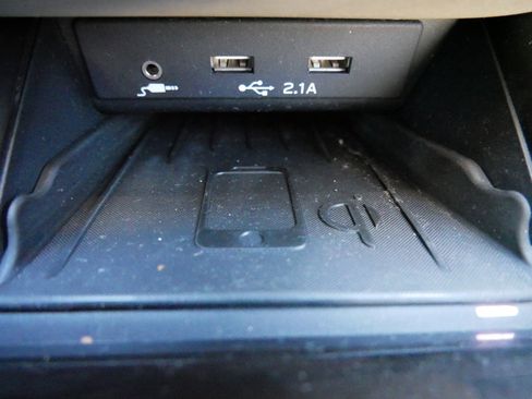 Used 2022 Subaru Outback Premium image 31