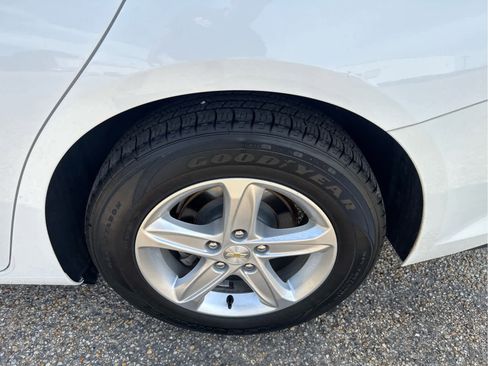 Used 2020 Chevrolet Malibu LS w/ Driver Confidence Package II image 17