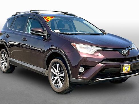 Used 2018 Toyota RAV4 XLE AWD/4WD image 6