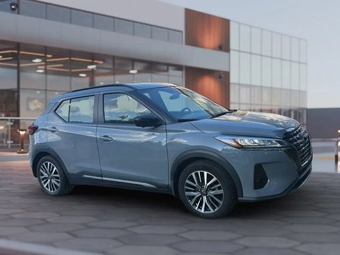 Used 2023 Nissan Kicks SR w/ SR Premium Package FWD image 17