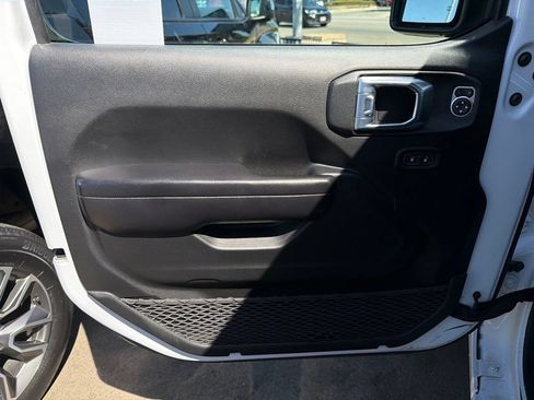 Used 2021 Jeep Gladiator Sport AWD/4WD image 16