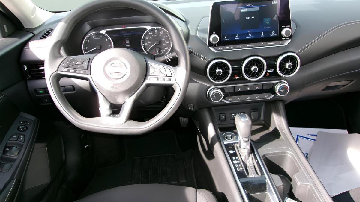 Used 2024 Nissan Sentra SV FWD image 11