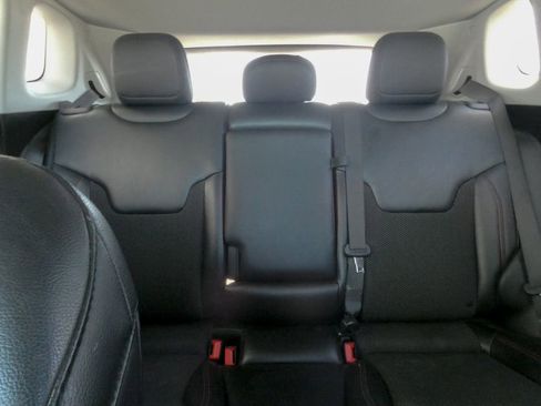 Used 2020 Jeep Compass Trailhawk AWD/4WD image 32