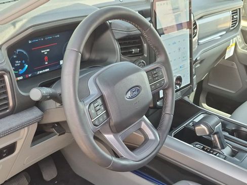 Used 2025 Ford F150 Lightning Flash AWD/4WD image 9