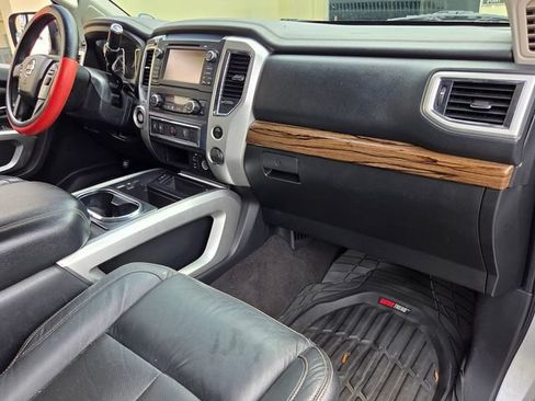 Used 2017 Nissan Titan SL RWD image 18