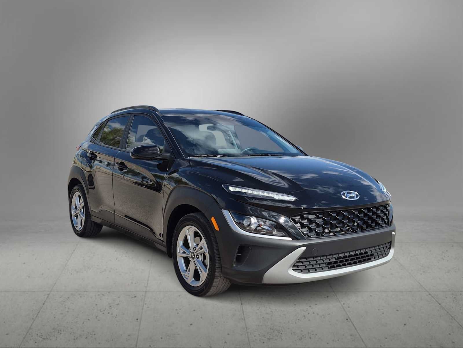 Certified 2022 Hyundai Kona SEL FWD image 2