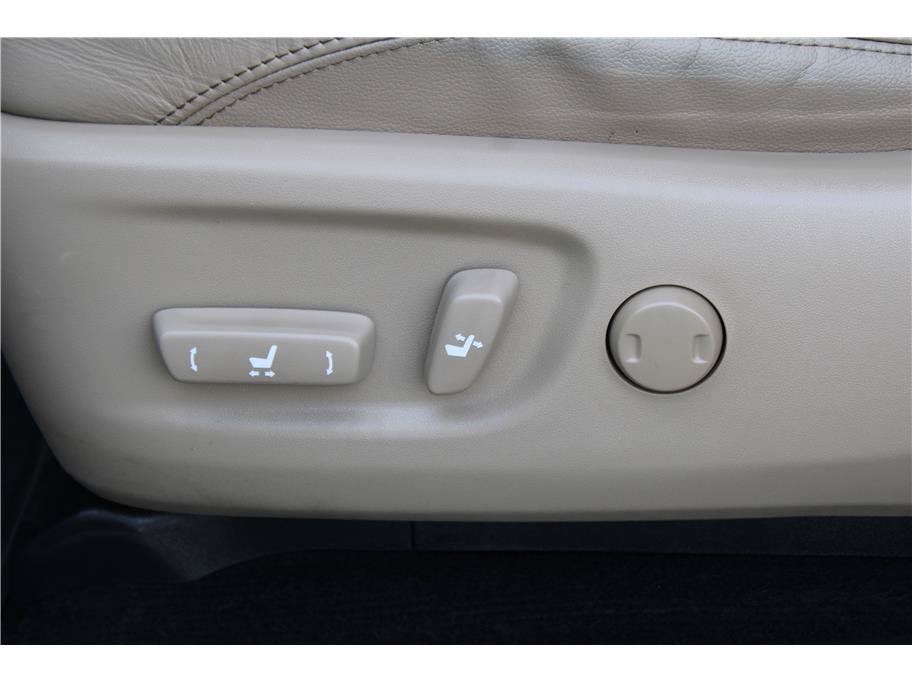 Used 2016 Toyota 4Runner Limited AWD/4WD image 18