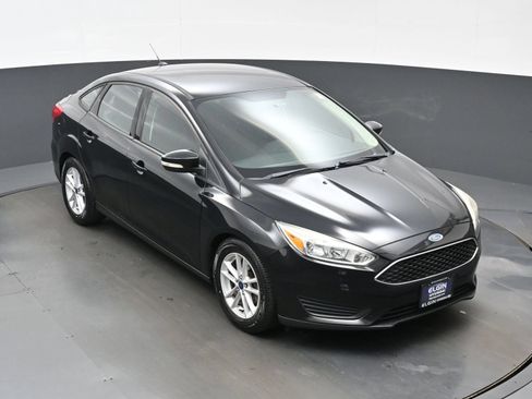 Used 2015 Ford Focus SE FWD image 37