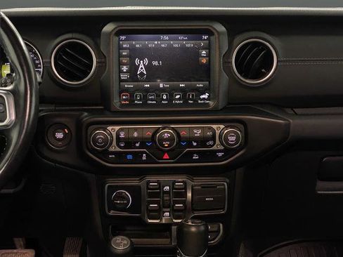 Used 2022 Jeep Wrangler Unlimited Sahara w/ Cold Weather Group AWD/4WD image 12