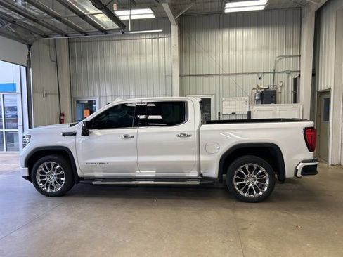 Used 2023 GMC Sierra 1500 Denali w/ Technology Package image 9