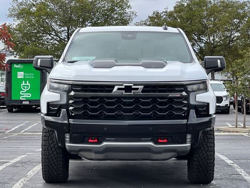 Certified 2025 Chevrolet Silverado 1500 ZR2 w/ Technology Package image 9