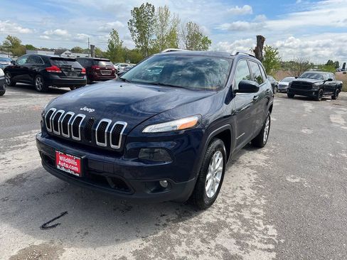 Used 2014 Jeep Cherokee Latitude w/ Cold Weather Group AWD/4WD image 1
