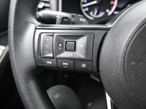 Used 2024 Nissan Rogue SV FWD image 14