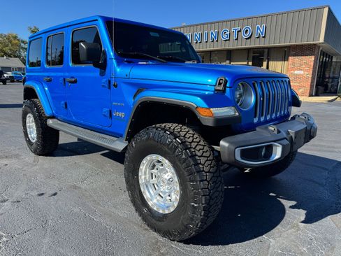Used 2021 Jeep Wrangler Unlimited Sahara image 9