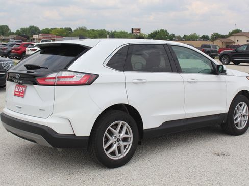 Used 2024 Ford Edge SEL image 5