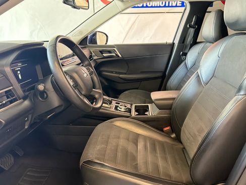 Used 2024 Mitsubishi Outlander SE FWD image 13
