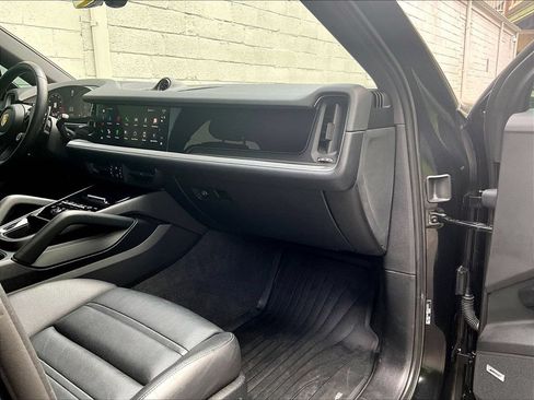 Certified 2024 Porsche Cayenne S AWD/4WD image 19