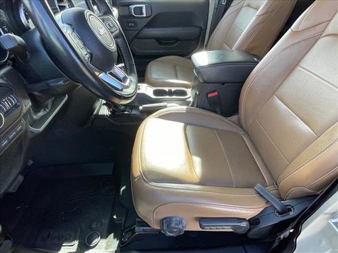 Used 2022 Jeep Wrangler Unlimited Sahara w/ Cold Weather Group image 15