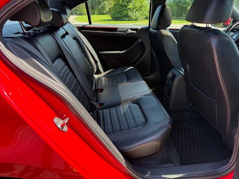 Used 2017 Volkswagen Jetta GLI image 31