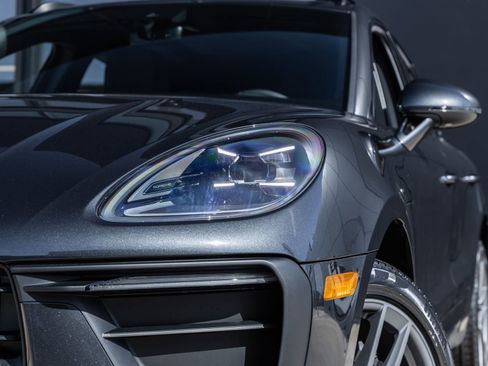 New 2026 Porsche Macan image 17