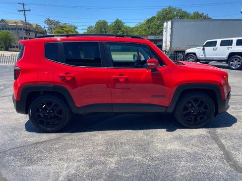 Used 2018 Jeep Renegade Altitude w/ Popular Equipment Group FWD image 4