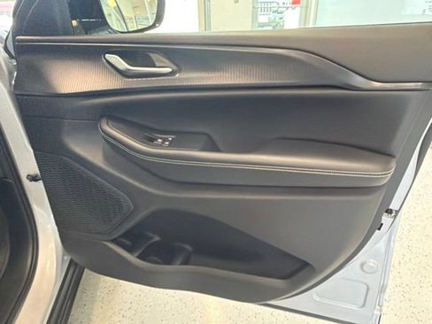 Used 2023 Jeep Grand Cherokee Altitude AWD/4WD image 40