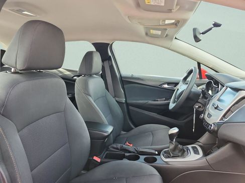 Used 2017 Chevrolet Cruze LS FWD image 18