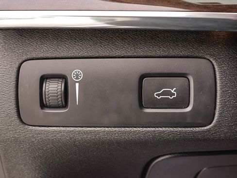 Used 2017 Volvo XC90 T6 Momentum w/ Momentum Plus Package image 13