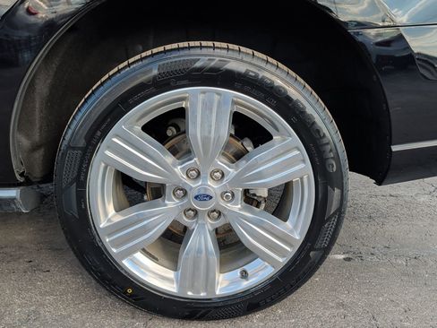 Used 2023 Ford Expedition Platinum AWD/4WD image 9